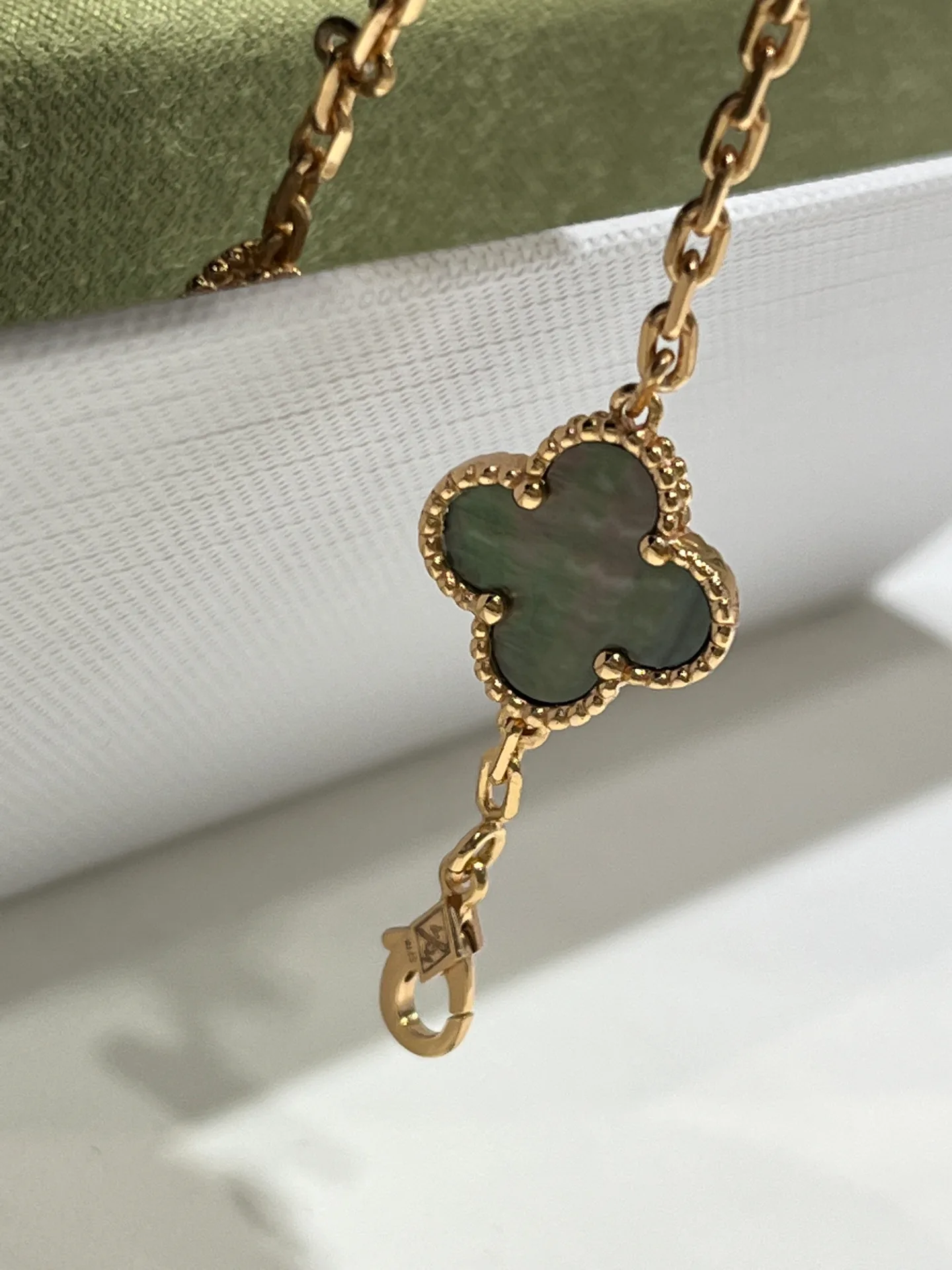 Бижутерия Van Cleef & Arpels 12345470