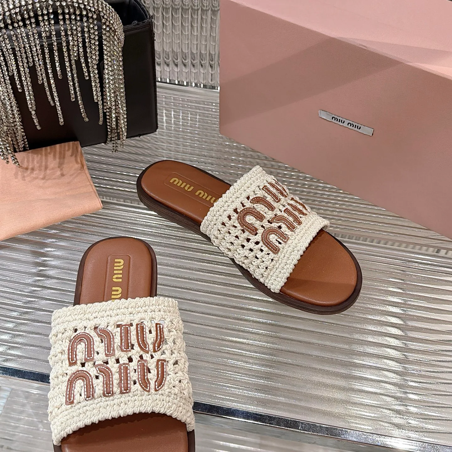 Шлепанцы Женские Miu Miu 17499582