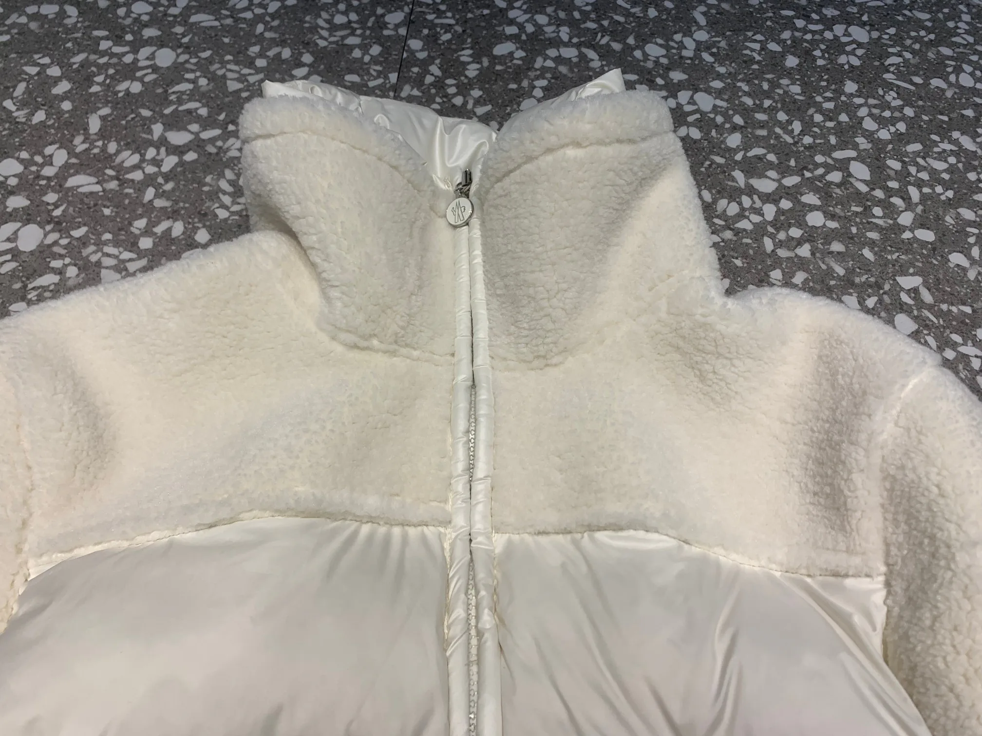 Куртки И Пуховики Женские Moncler 18606646