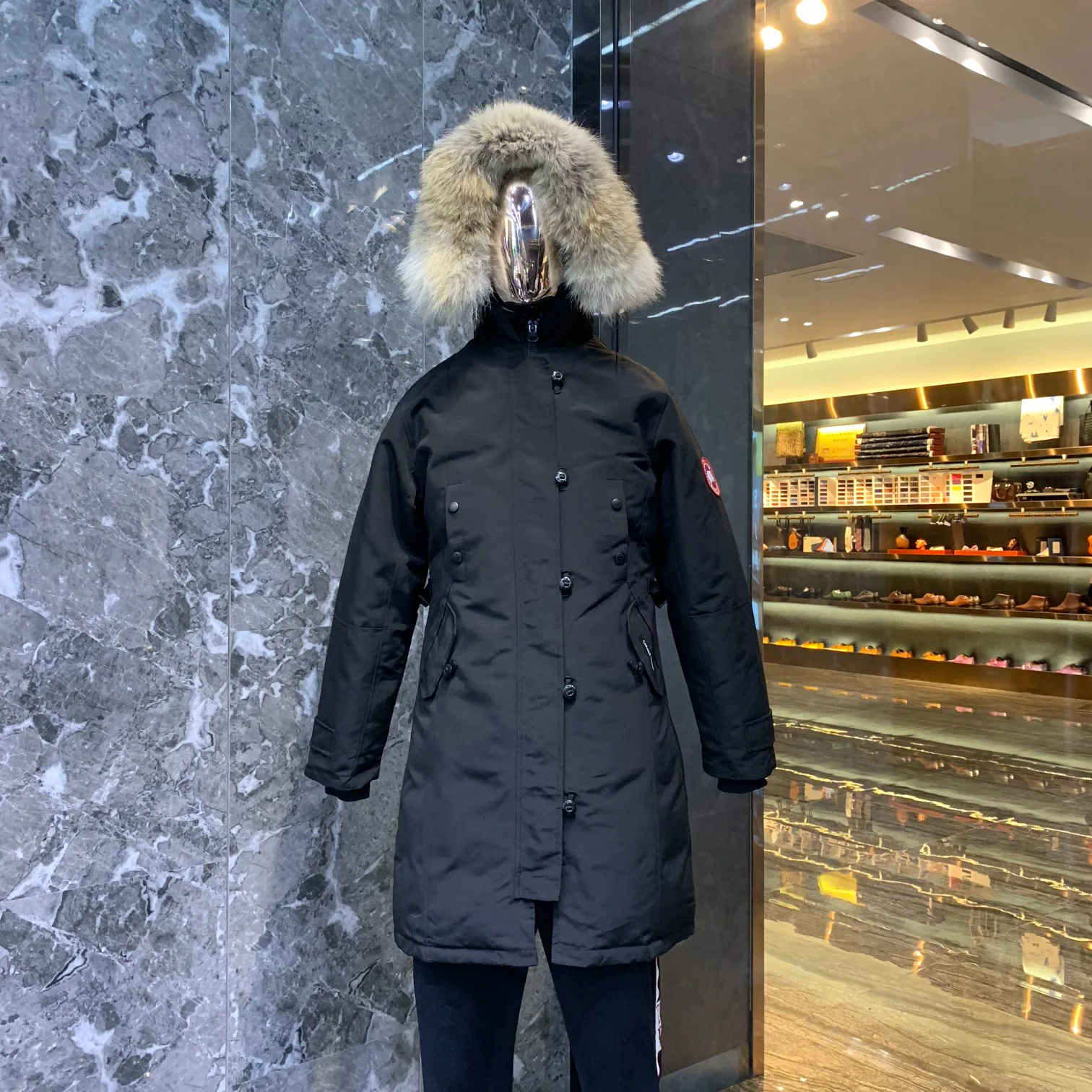 Пуховики Женские Canada Goose 64138