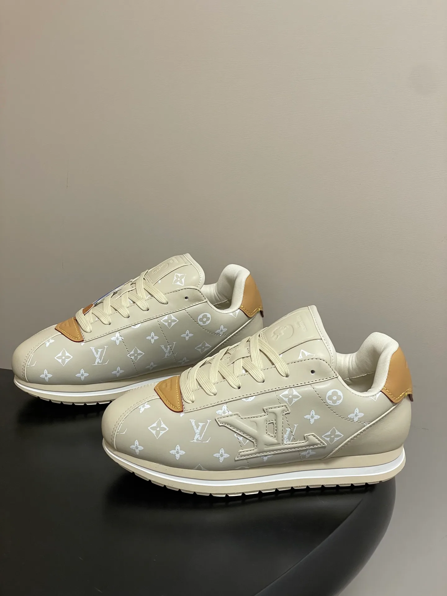 Кроссовки Женские Louis Vuitton 725601