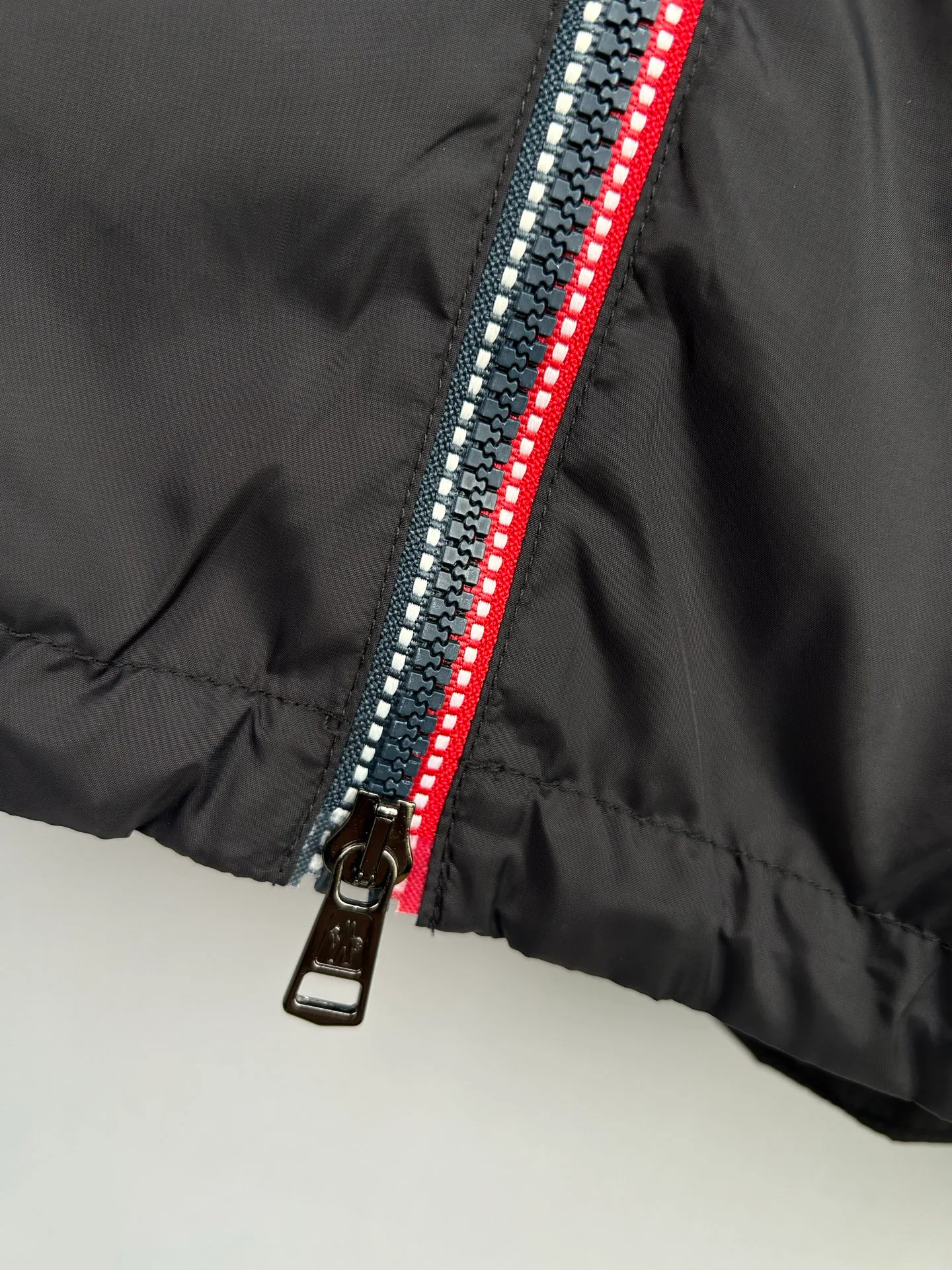 Куртки И Пуховики Мужские Moncler 13137535