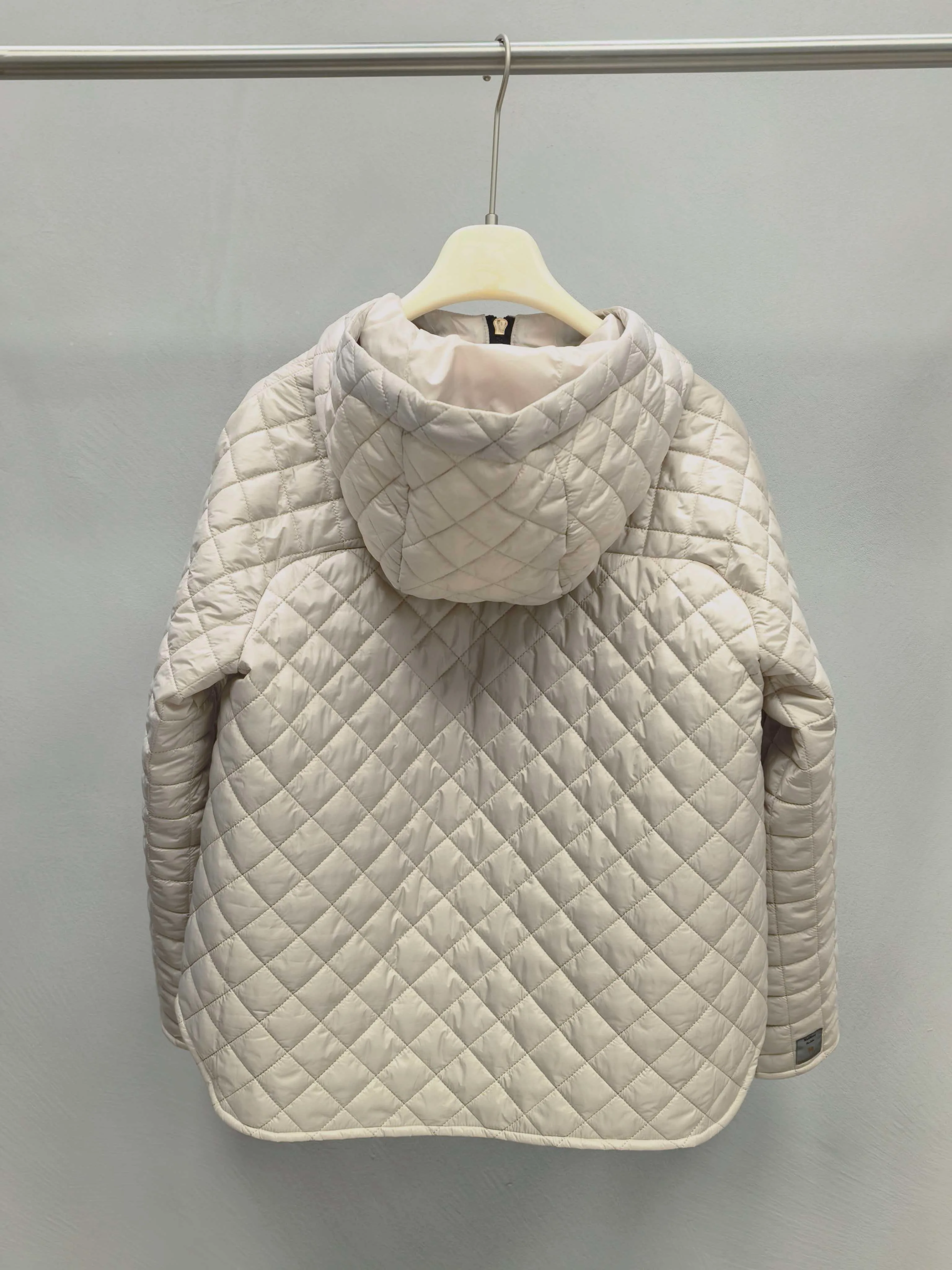 Куртки И Пуховики Женские Max Mara 18829069