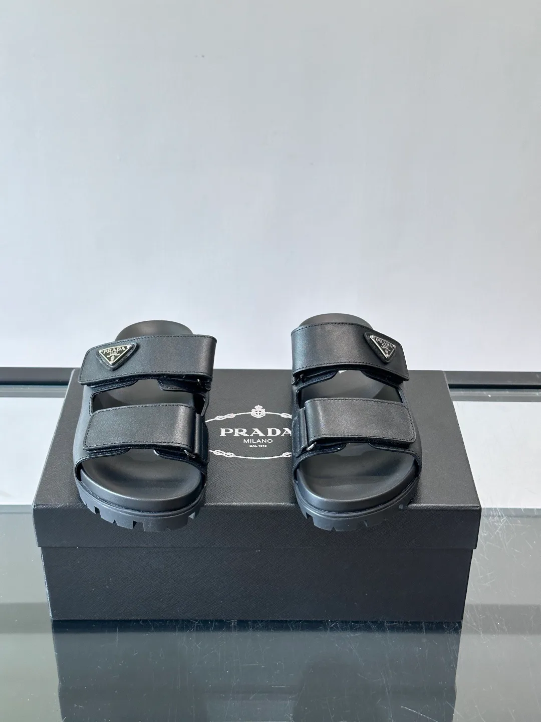 Шлепанцы Женские Prada 17689188
