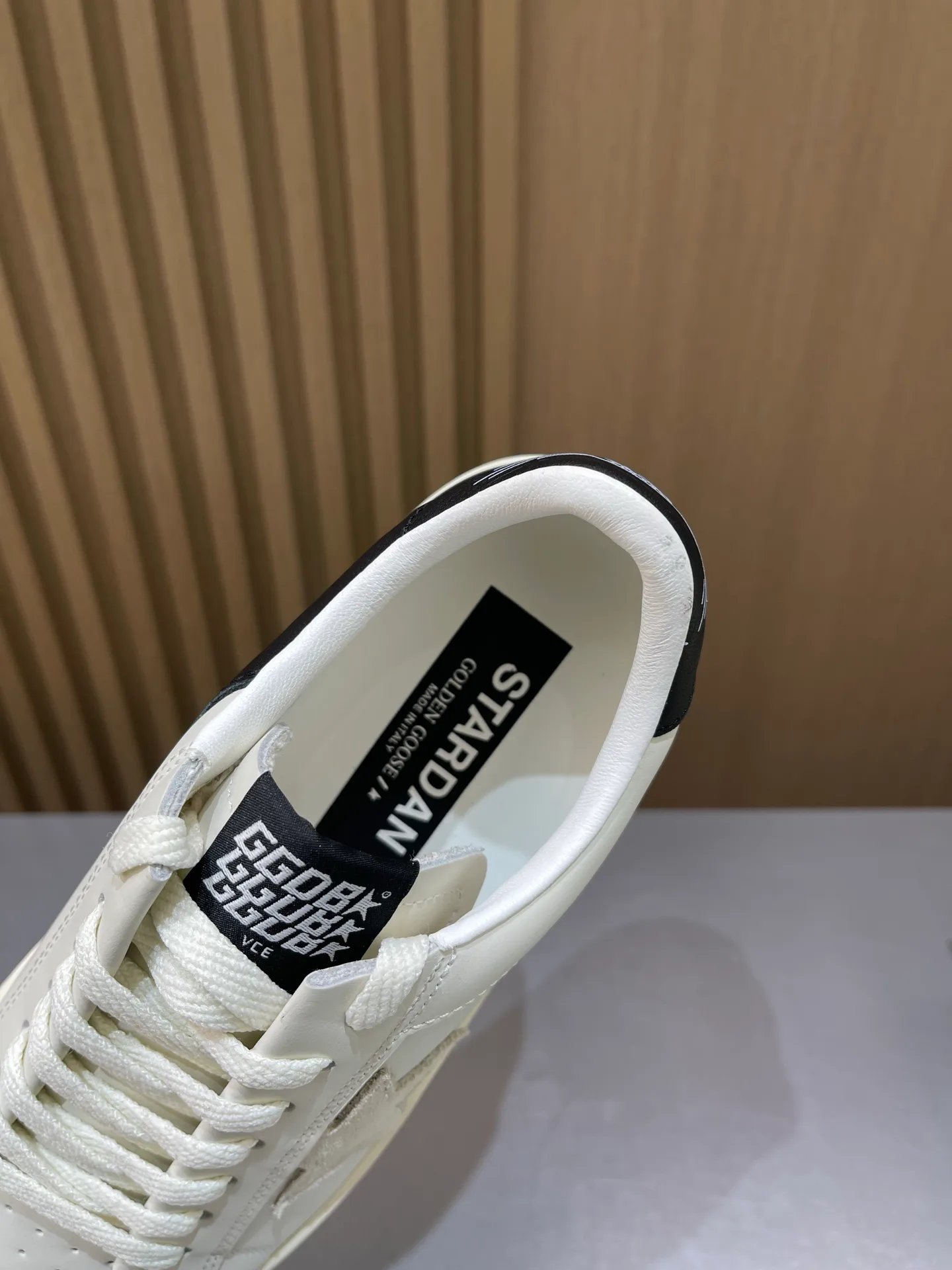 Кроссовки Женские Golden Goose 19466427
