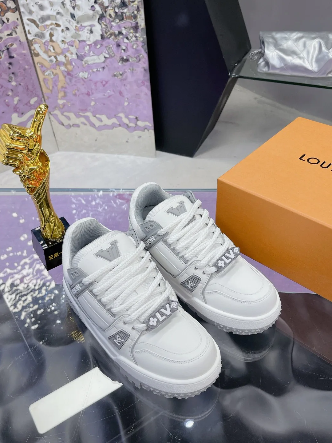 Кроссовки Женские Louis Vuitton 13074038
