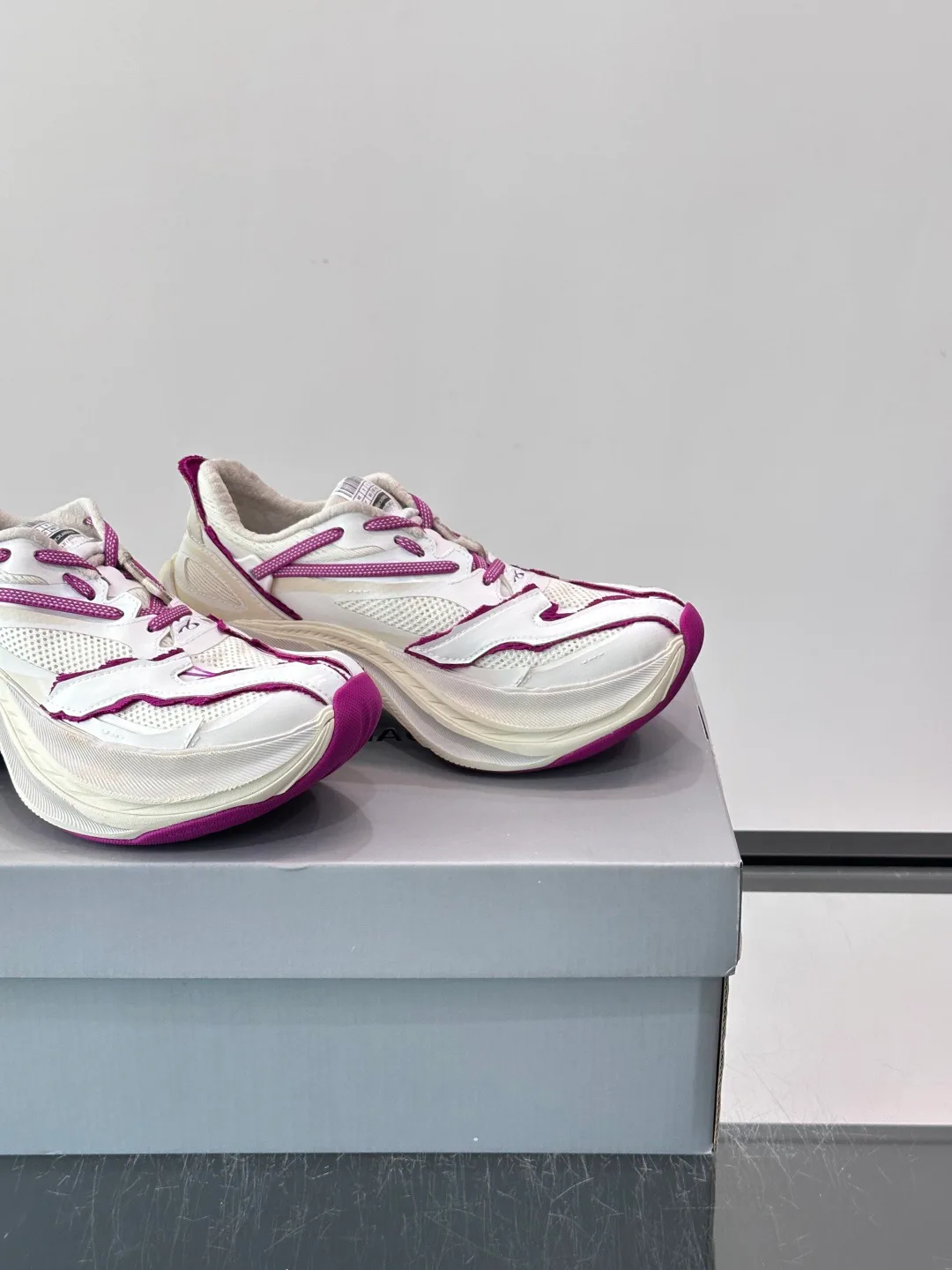 Кроссовки Женские Balenciaga 17649837