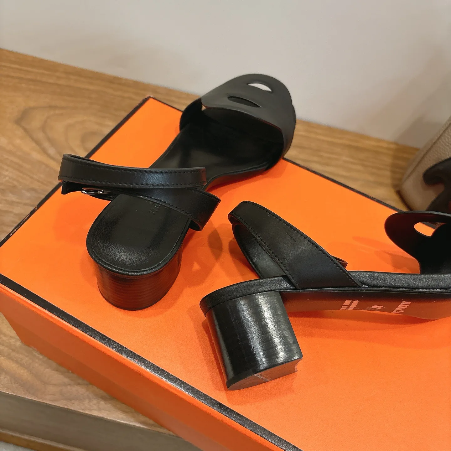 Босоножки Женские Hermes 10268345