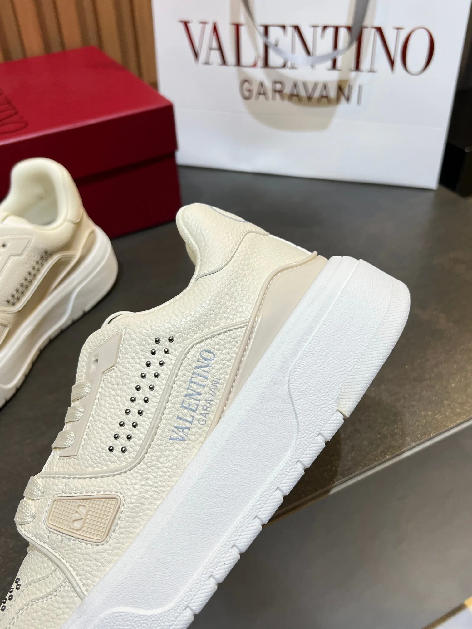 Кроссовки Женские Valentino 11575970