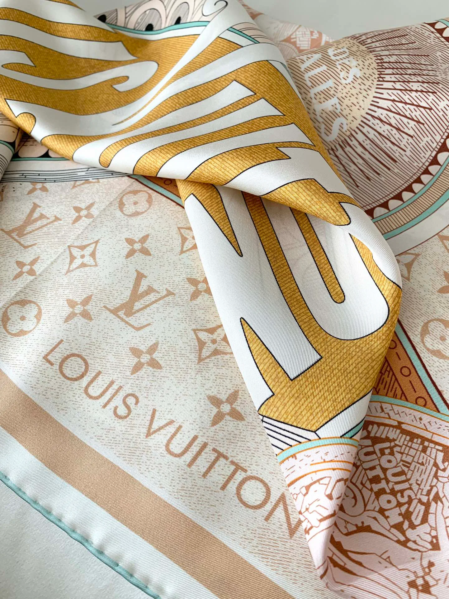 Шарфы Louis Vuitton 35180