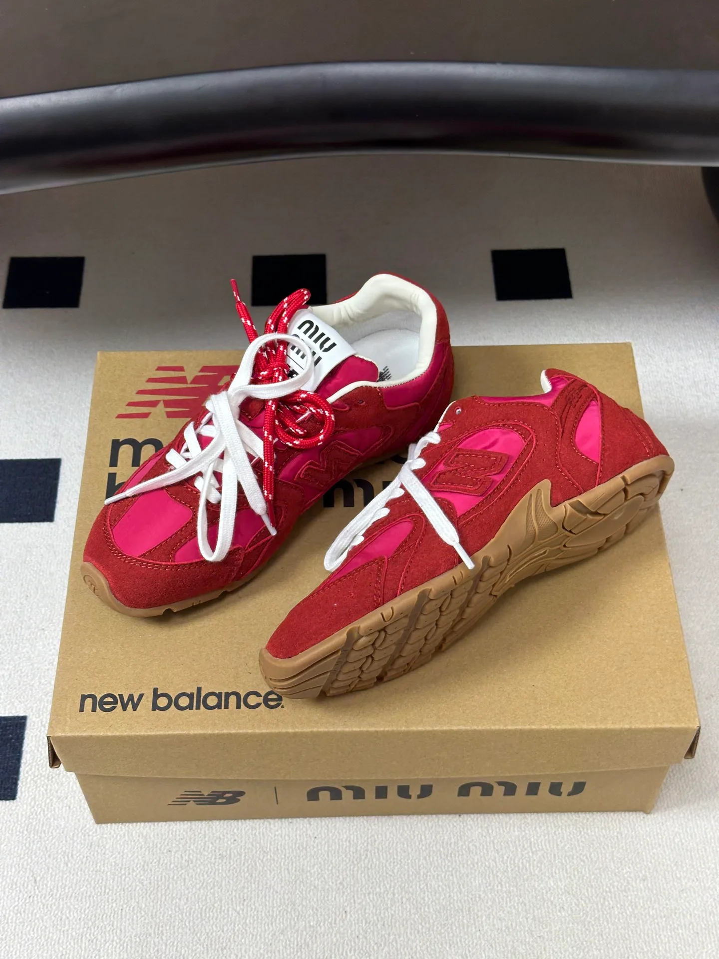 Кроссовки Женские Miu Miu 16831091