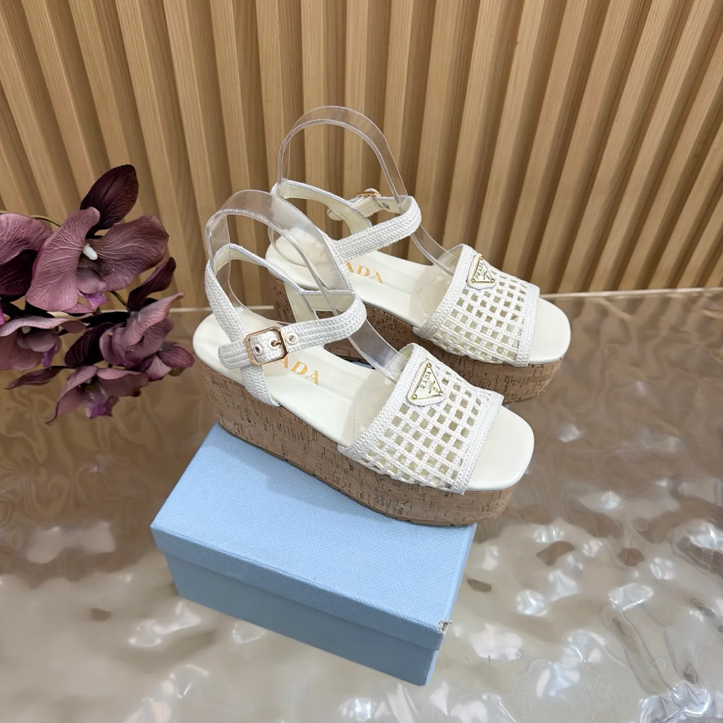 Босоножки Женские Prada 18170310