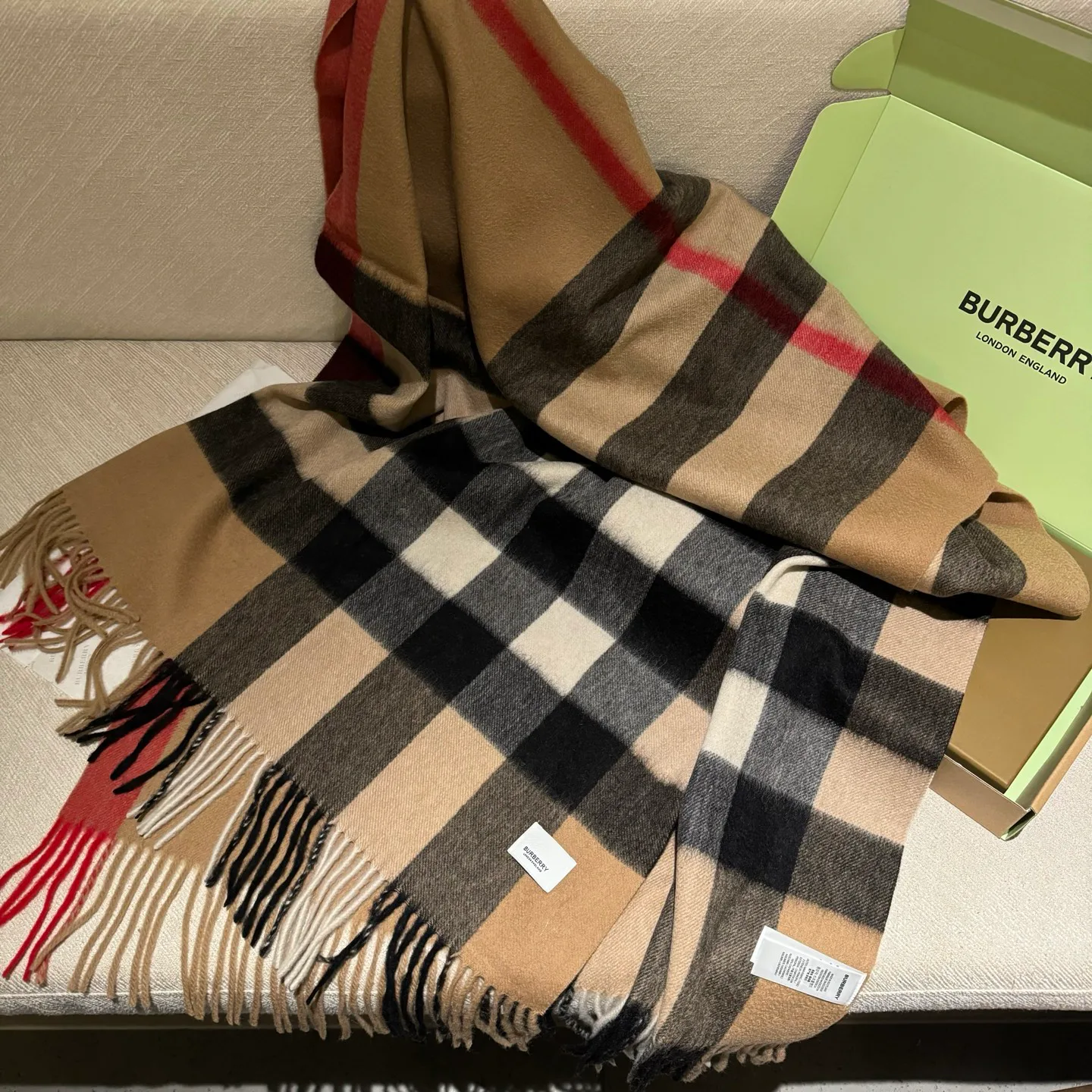 Шарфы Burberry 638036