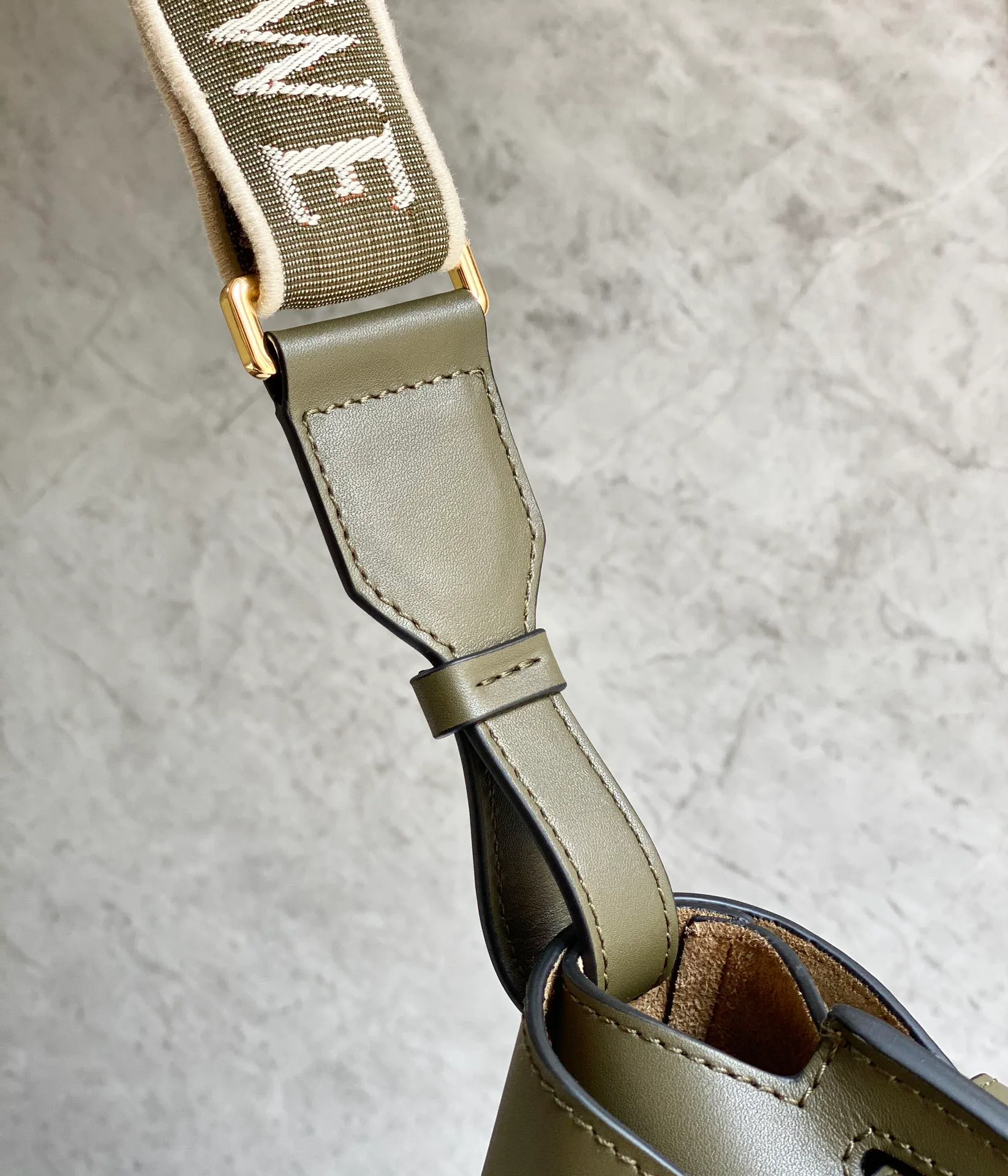 Сумки На Ремне Женские Loewe 11402884