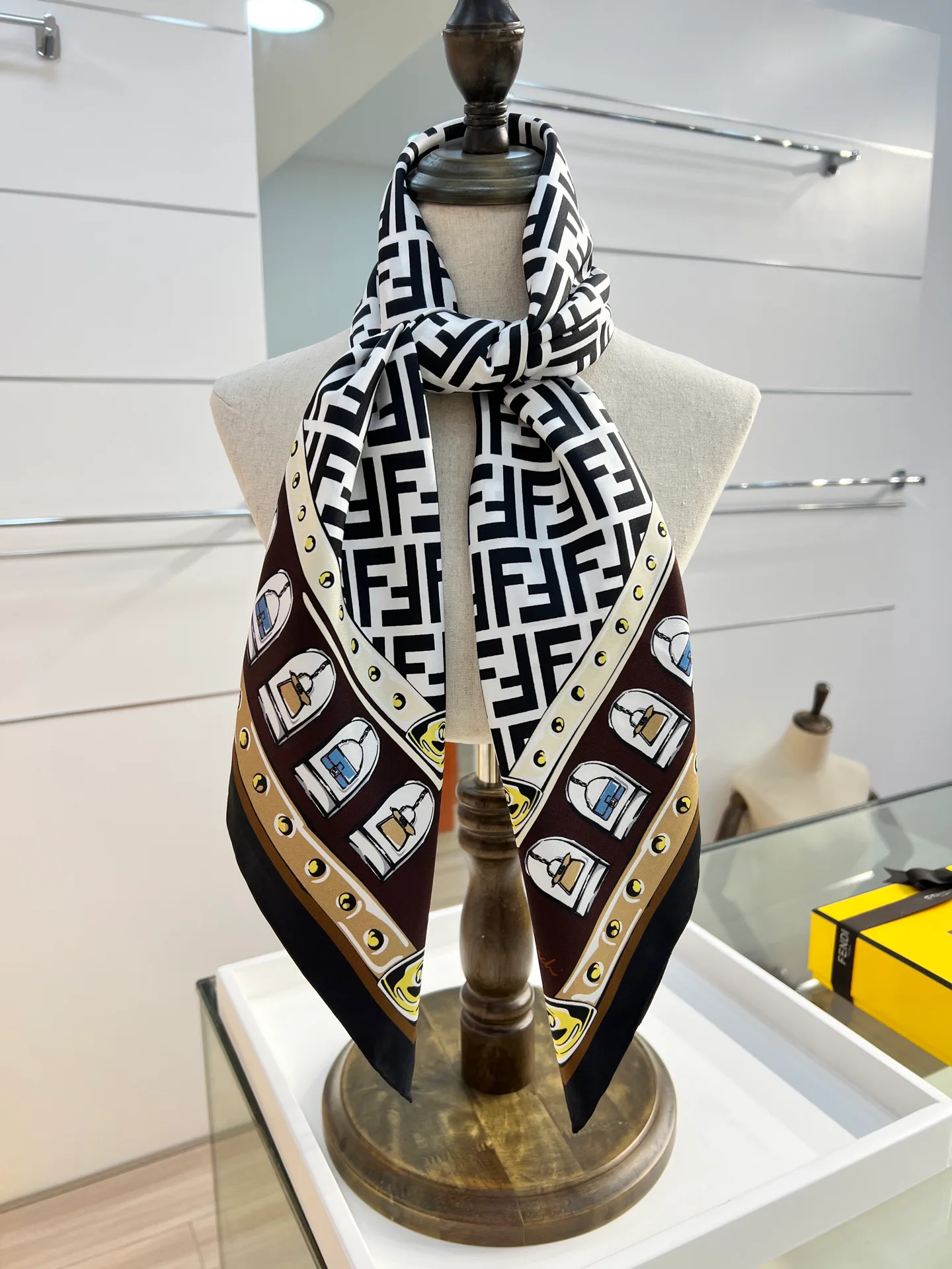 Шарфы Fendi 1883150