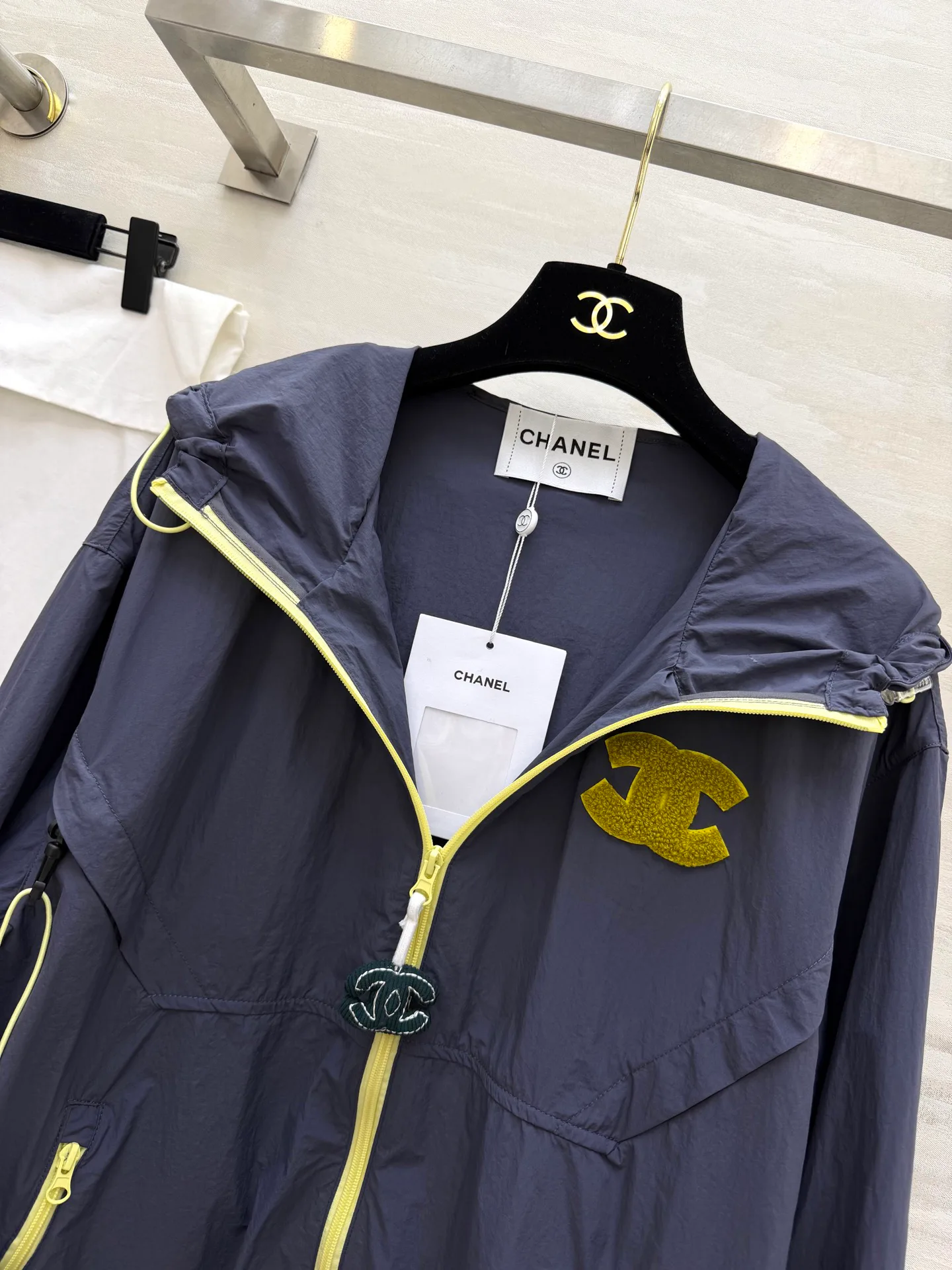 Куртки И Пуховики Женские Chanel 11433534