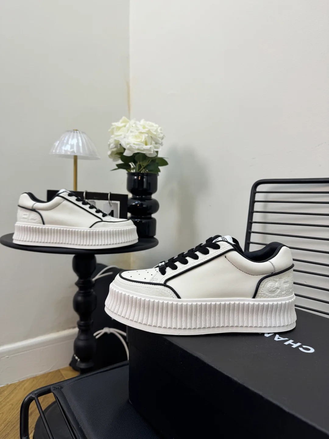 Кроссовки Женские Chanel 18025564