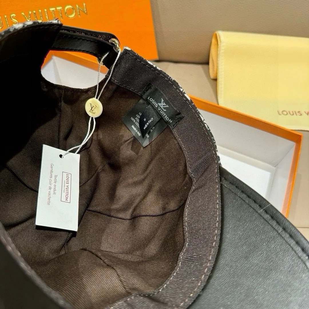 Головные Уборы Louis Vuitton 18105279