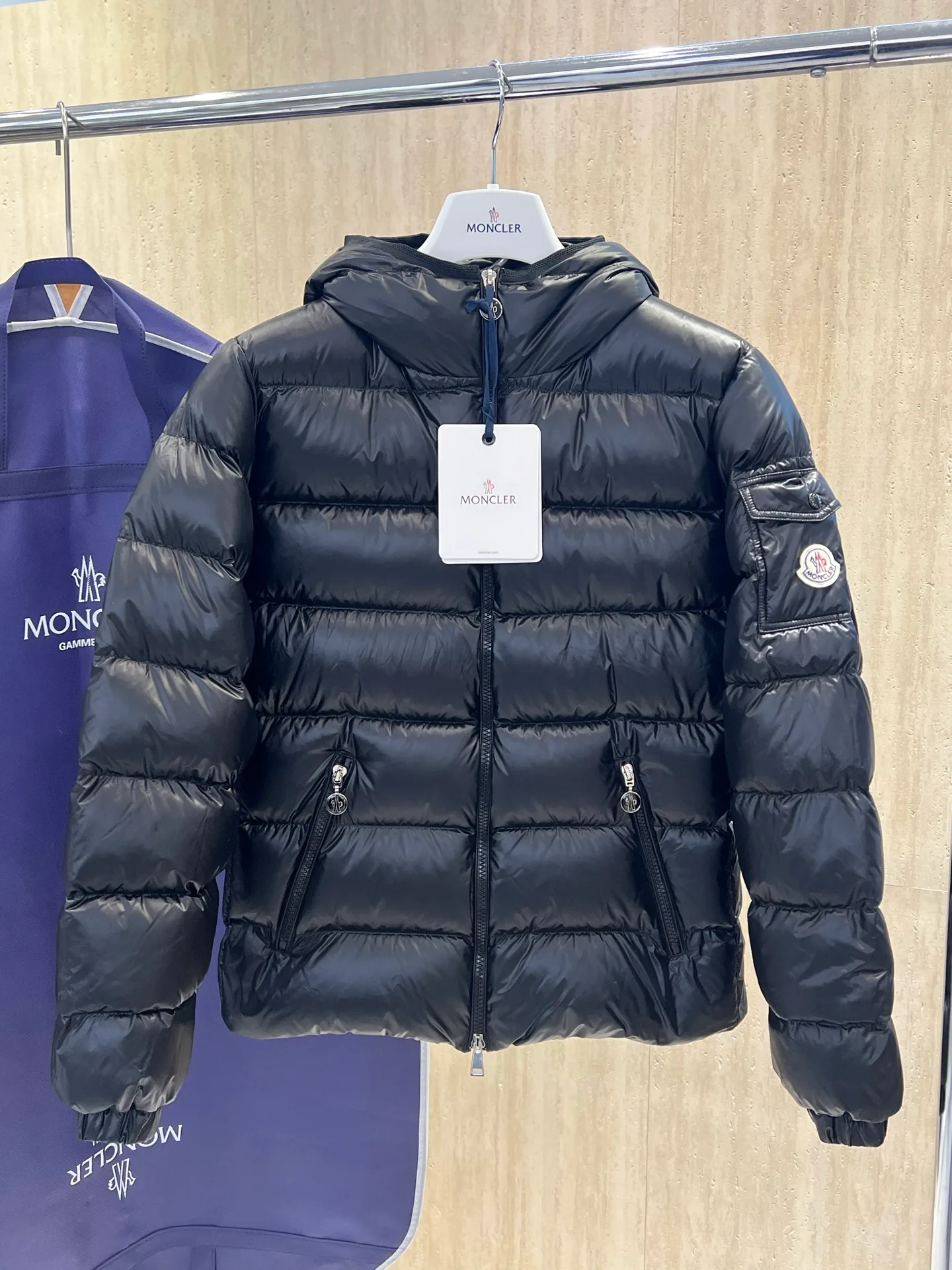 Куртки И Пуховики Мужские Moncler 18231423