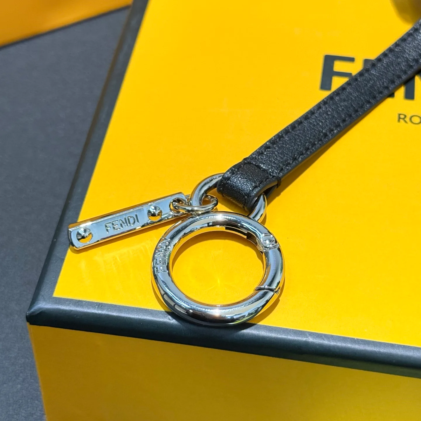 Ключницы Fendi 6348685