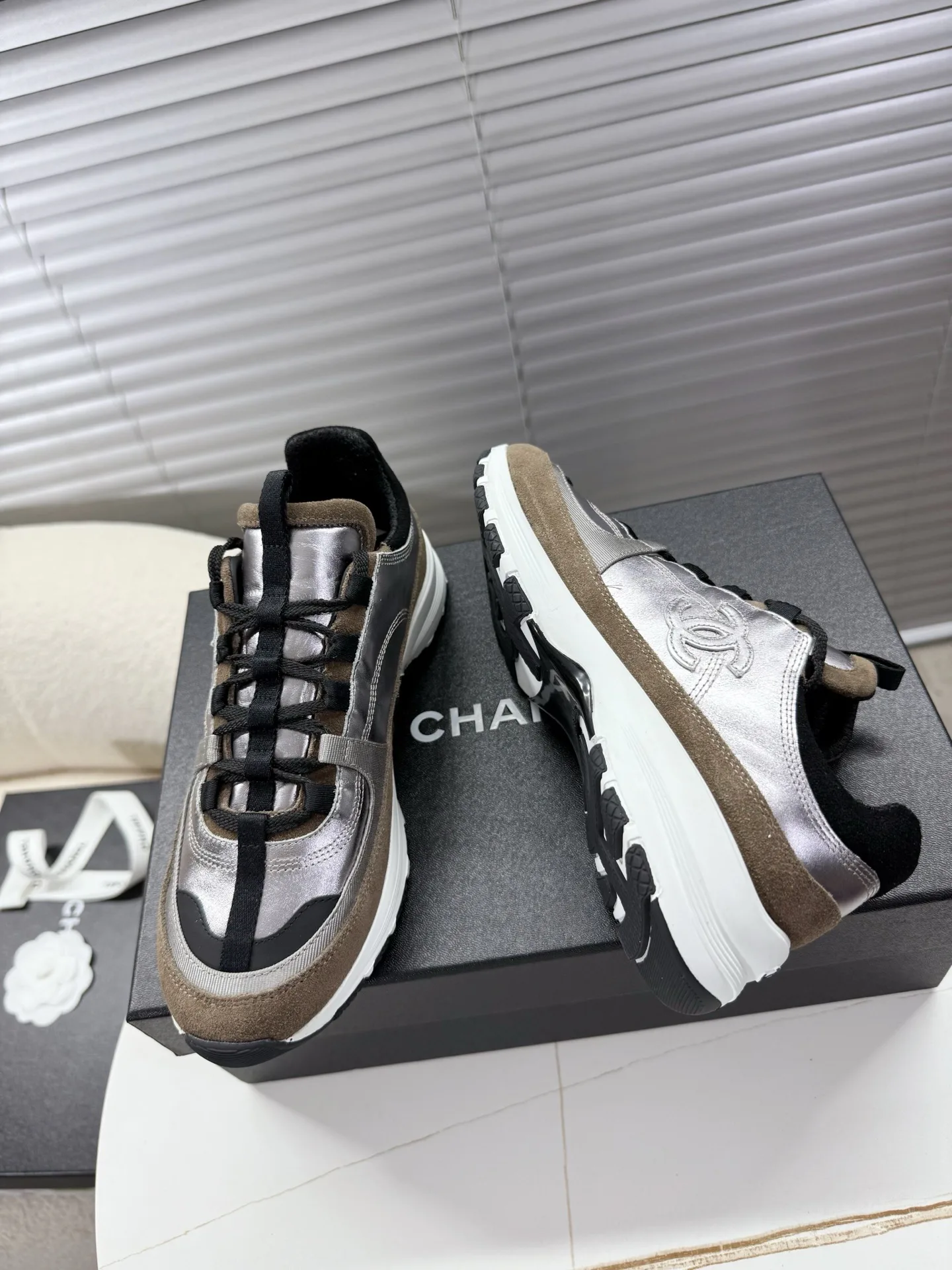 Кроссовки Женские Chanel 18792746