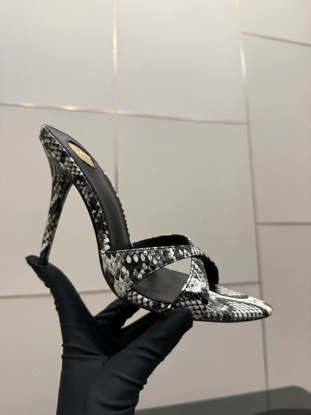 Босоножки Женские Saint Laurent 11409904