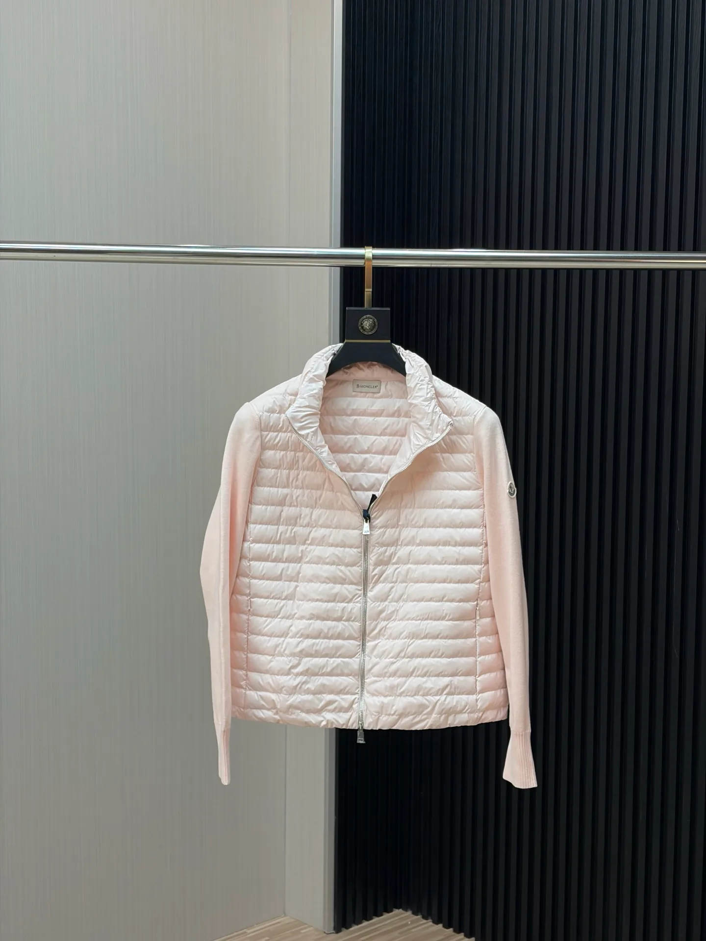 Куртки И Пуховики Женские Moncler 18600002