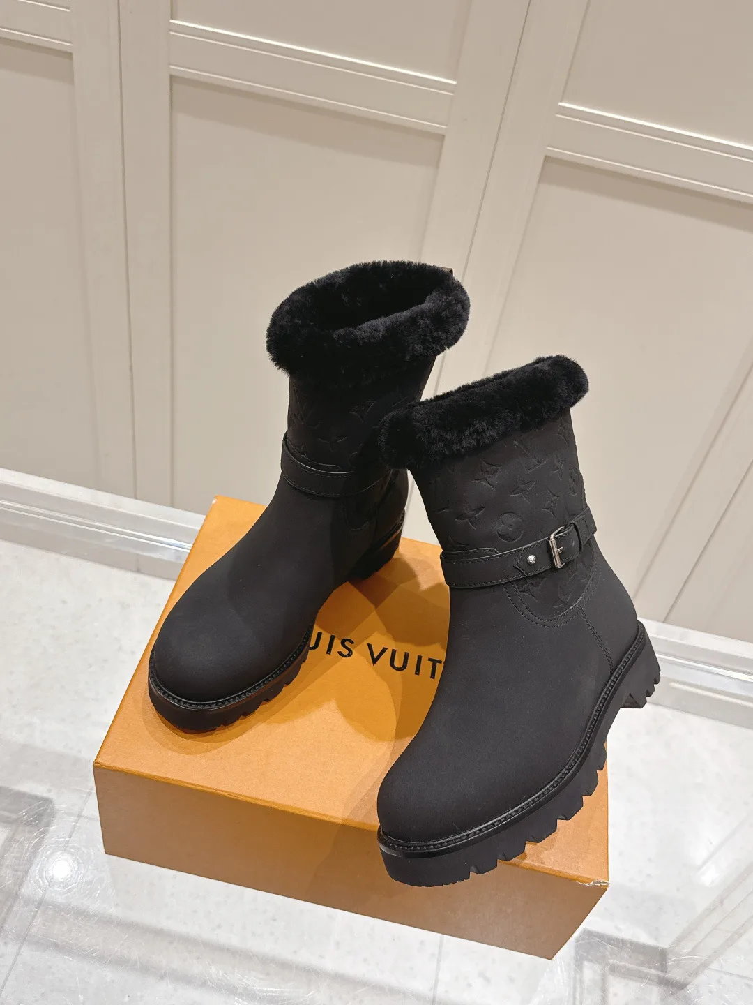 Ботинки Женские Louis Vuitton 1731482