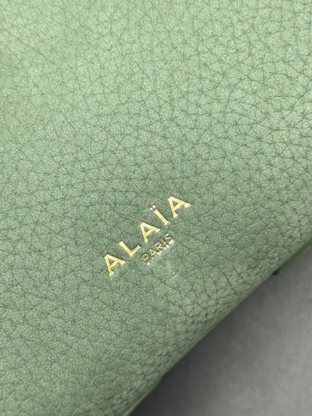 Классические Сумки Женские Alaia 11667414