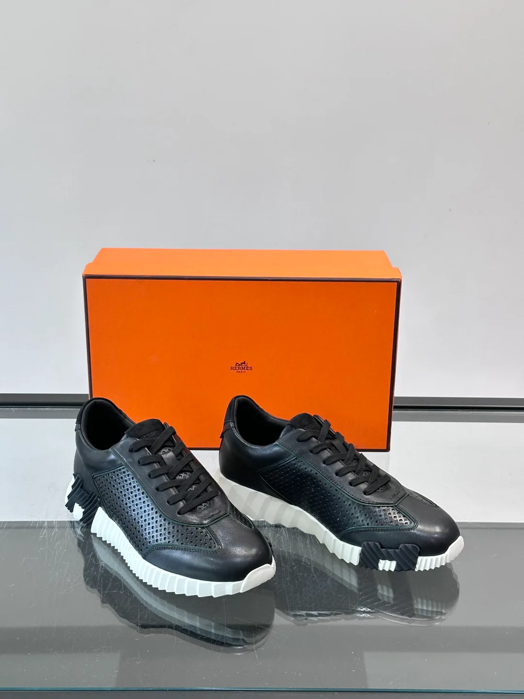 Кроссовки Женские Hermes 18118570