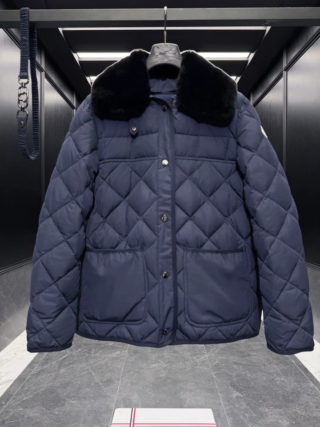 Куртки И Пуховики Женские Moncler 18111371