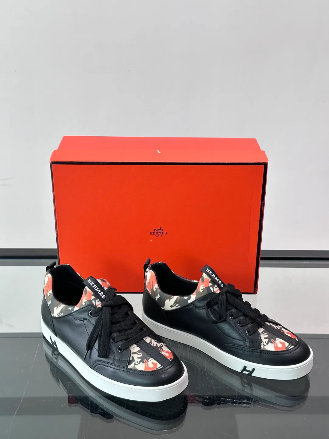 Кроссовки Женские Hermes 17649857