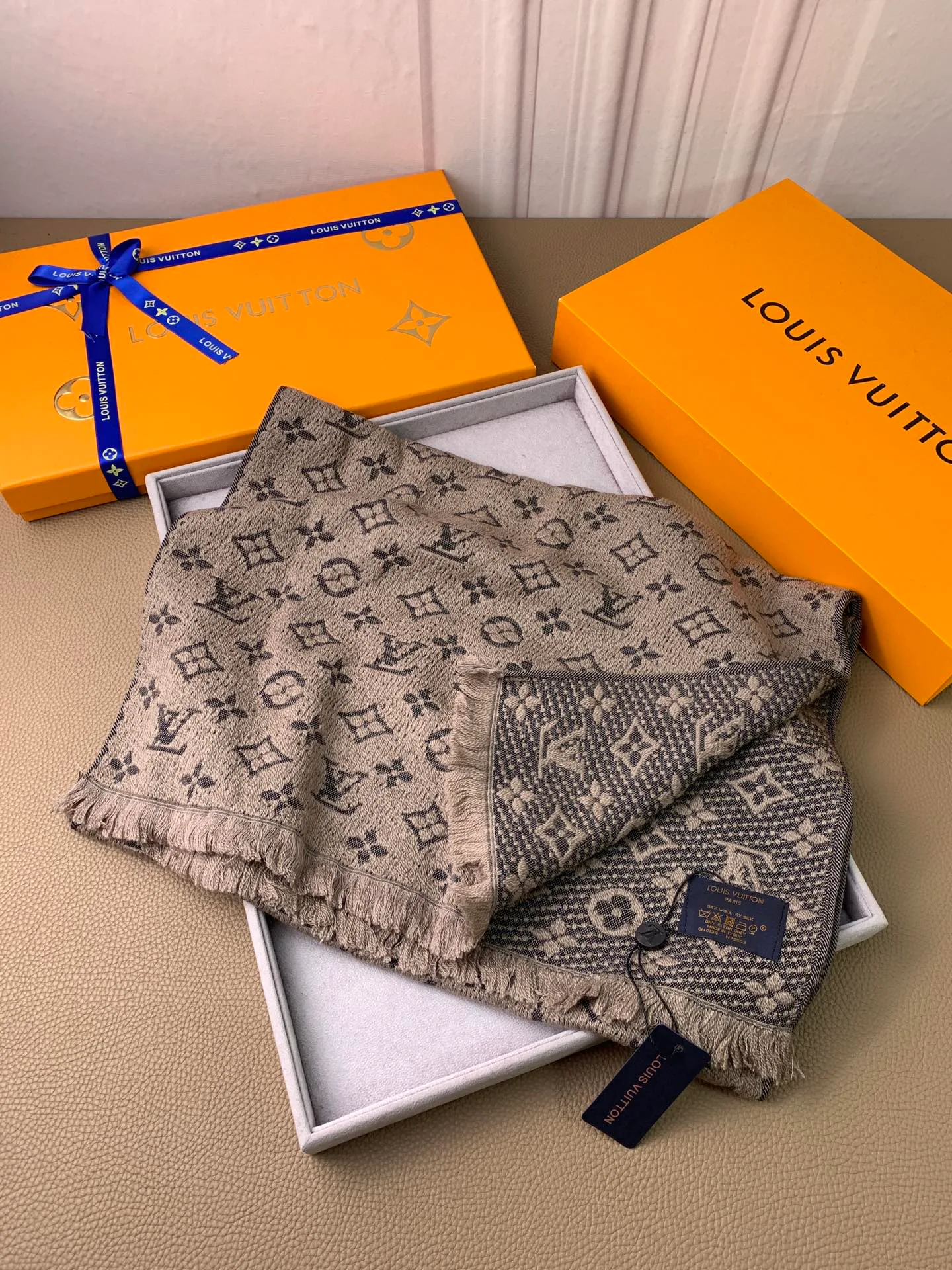 Шарфы Louis Vuitton 18525766