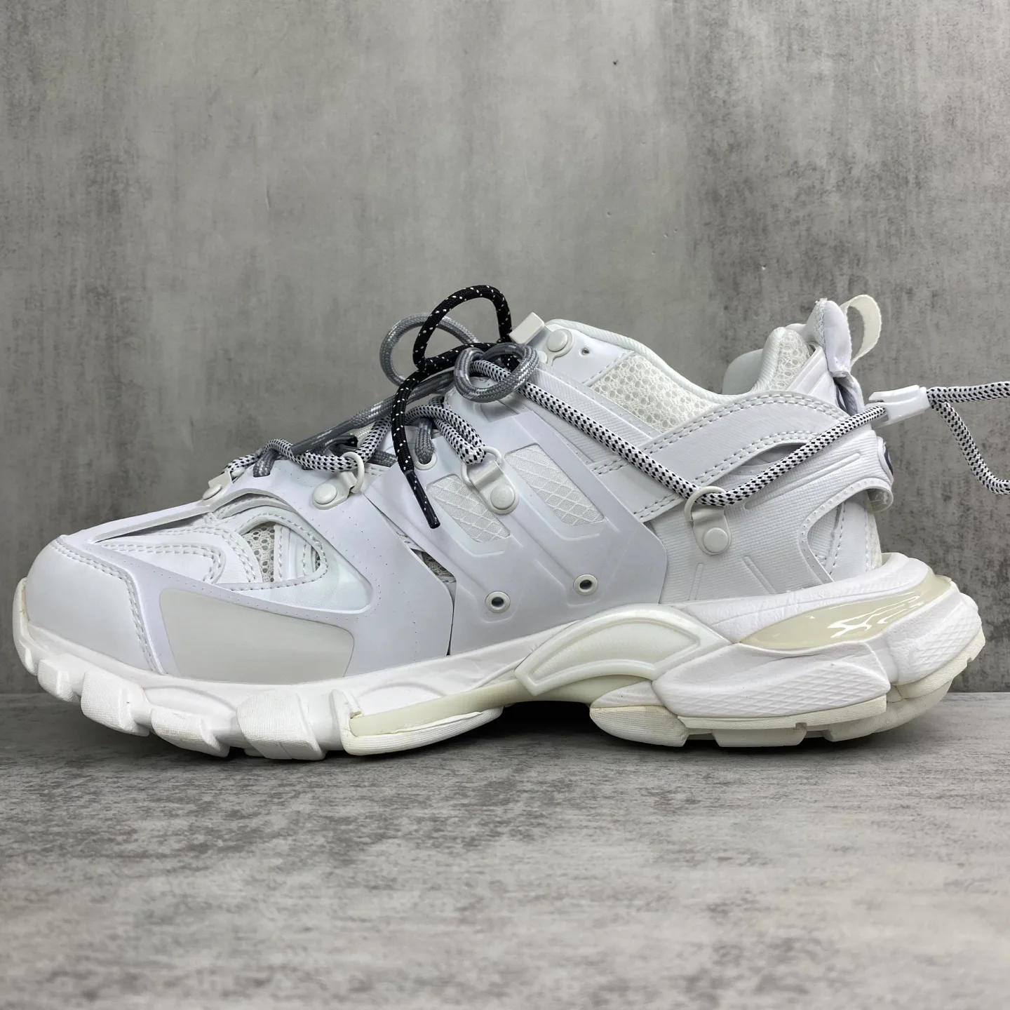 Кроссовки Женские Balenciaga 11705511