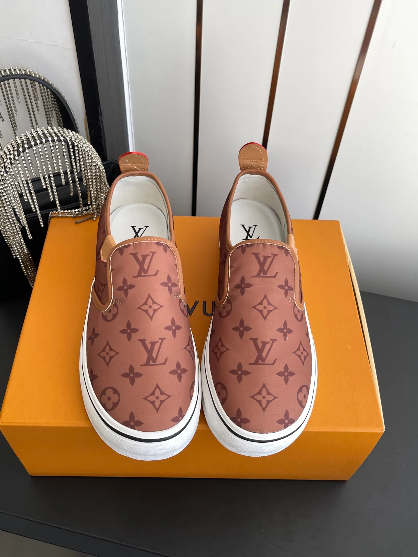 Кроссовки Мужские Louis Vuitton 17908527