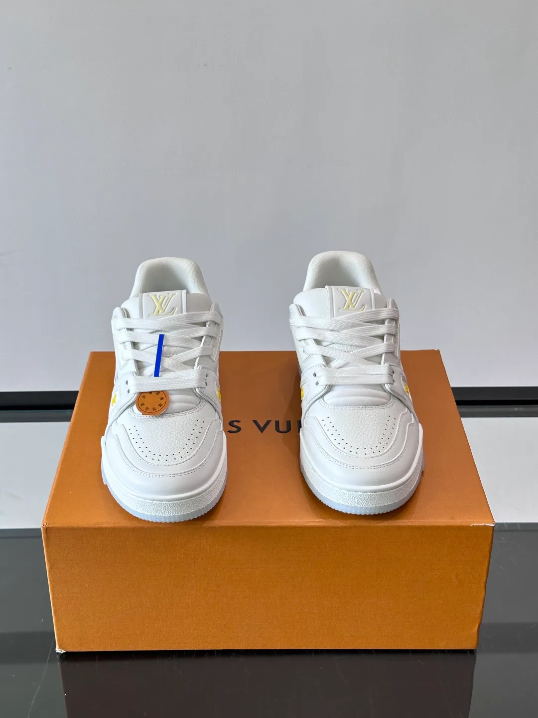 Кроссовки Женские Louis Vuitton 17588568