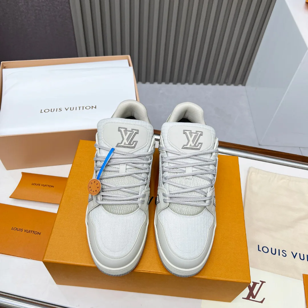 Кроссовки Женские Louis Vuitton 11707352