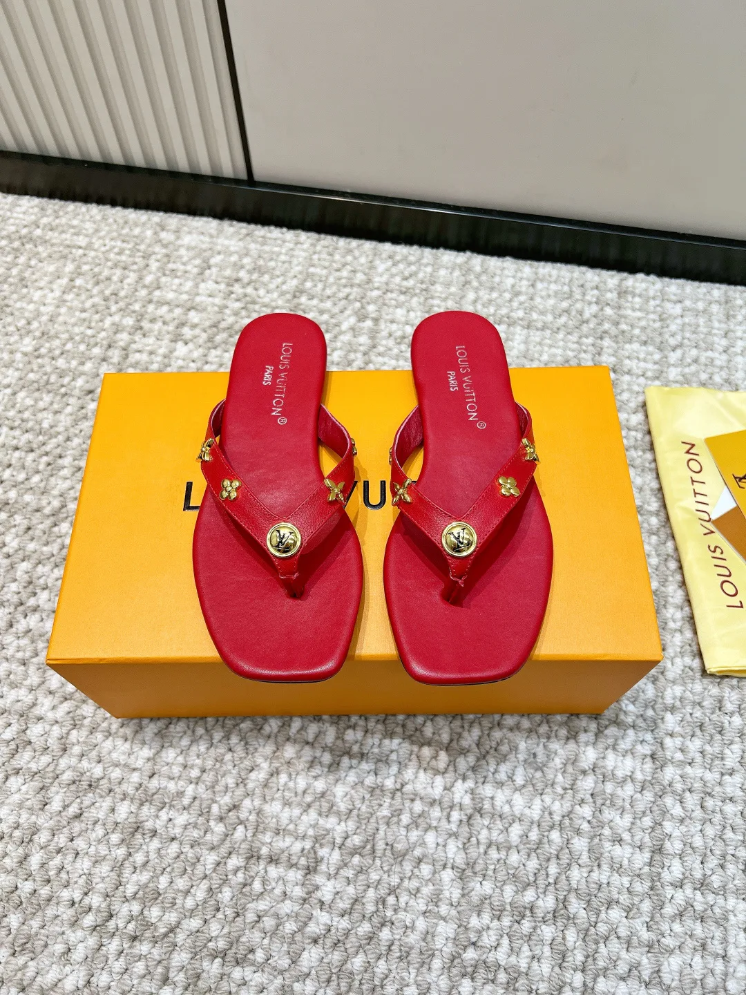 Шлепанцы Женские Louis Vuitton 14228003