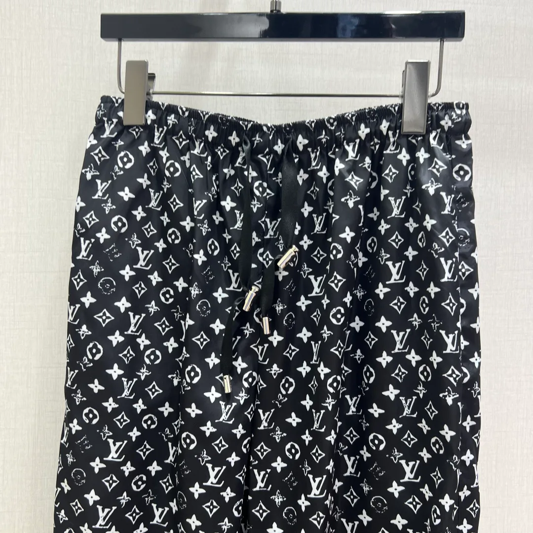 Костюмы Женские Louis Vuitton 1010669