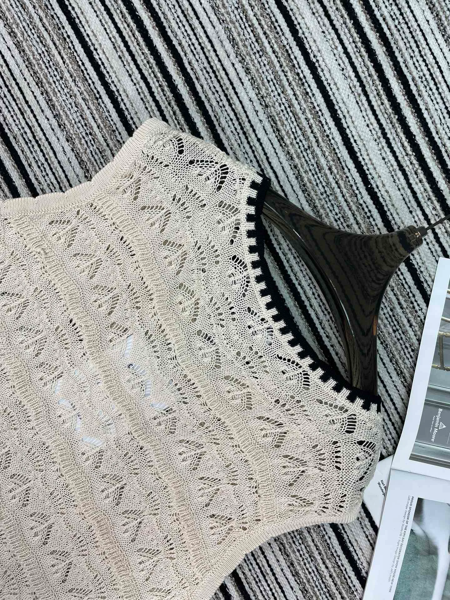 Жилеты Женские Chanel 11244913