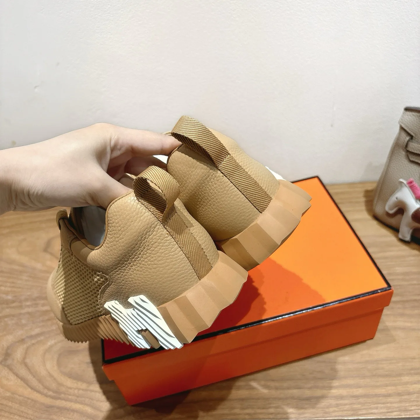 Кроссовки Женские Hermes 9915118