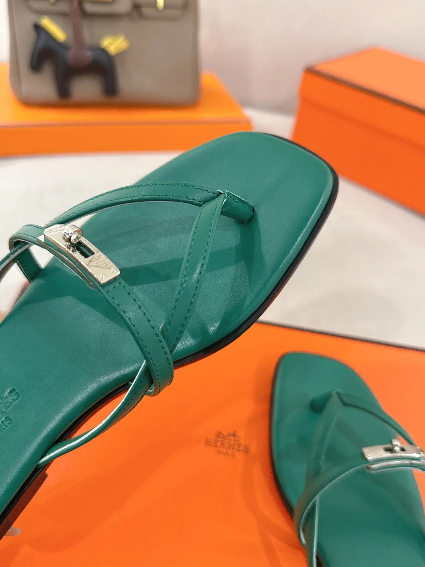Шлепанцы Женские Hermes 10800147