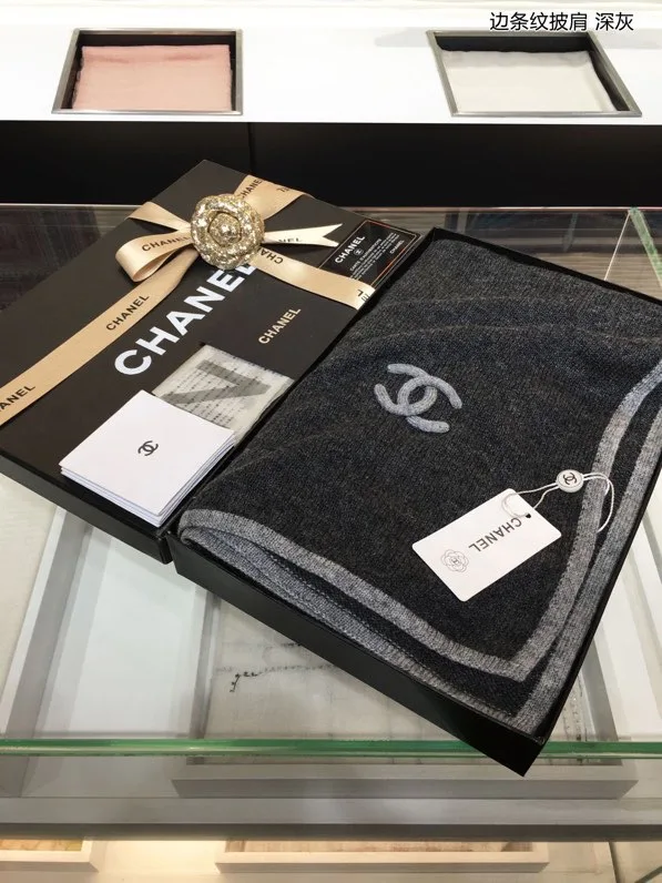 Шарфы Chanel 18093314