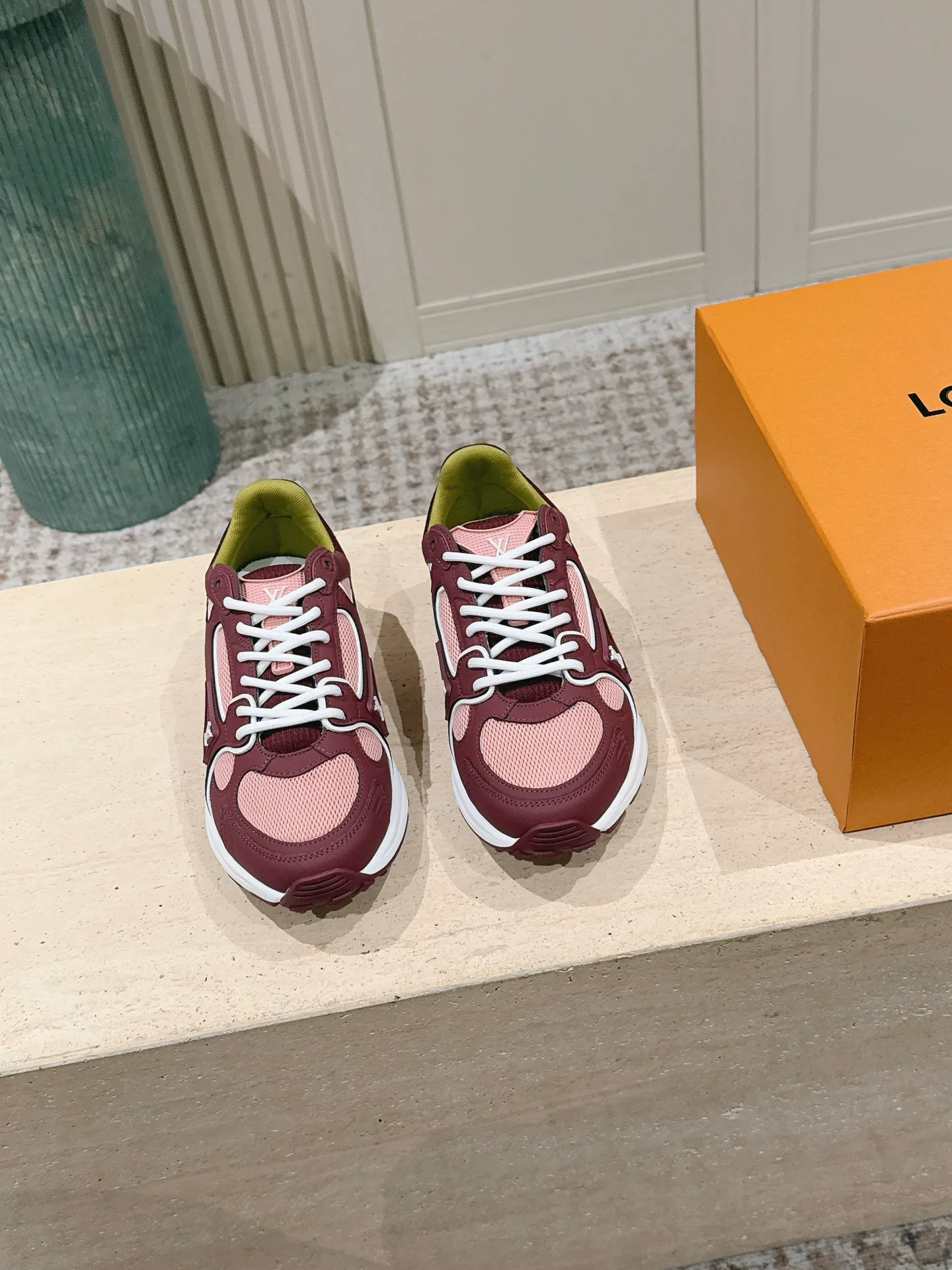 Кроссовки Женские Louis Vuitton 11241499