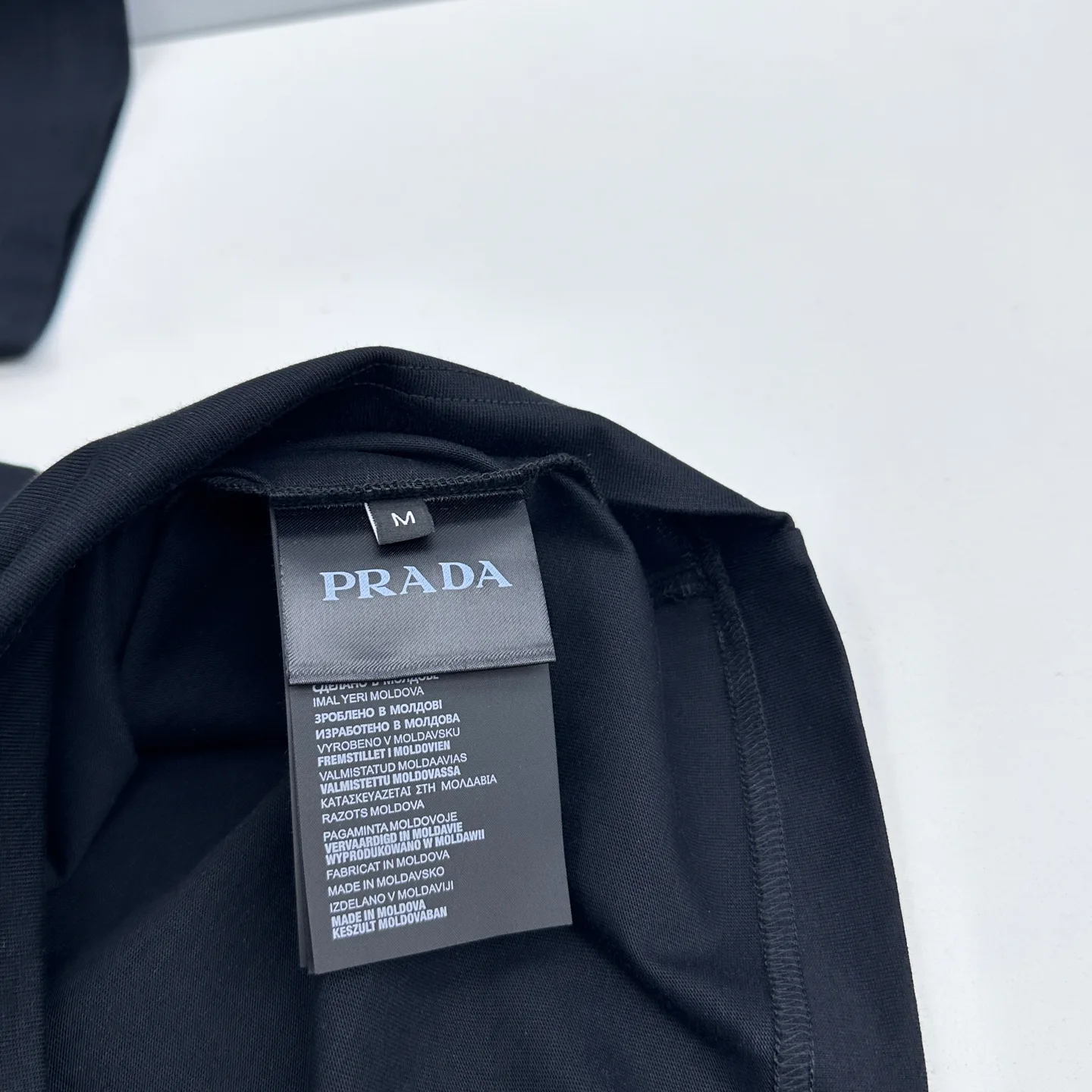 Футболки Женские Prada 1635383