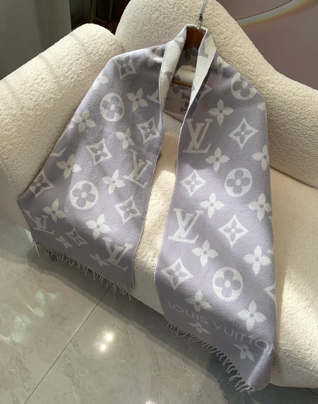 Шарфы Louis Vuitton 1437080