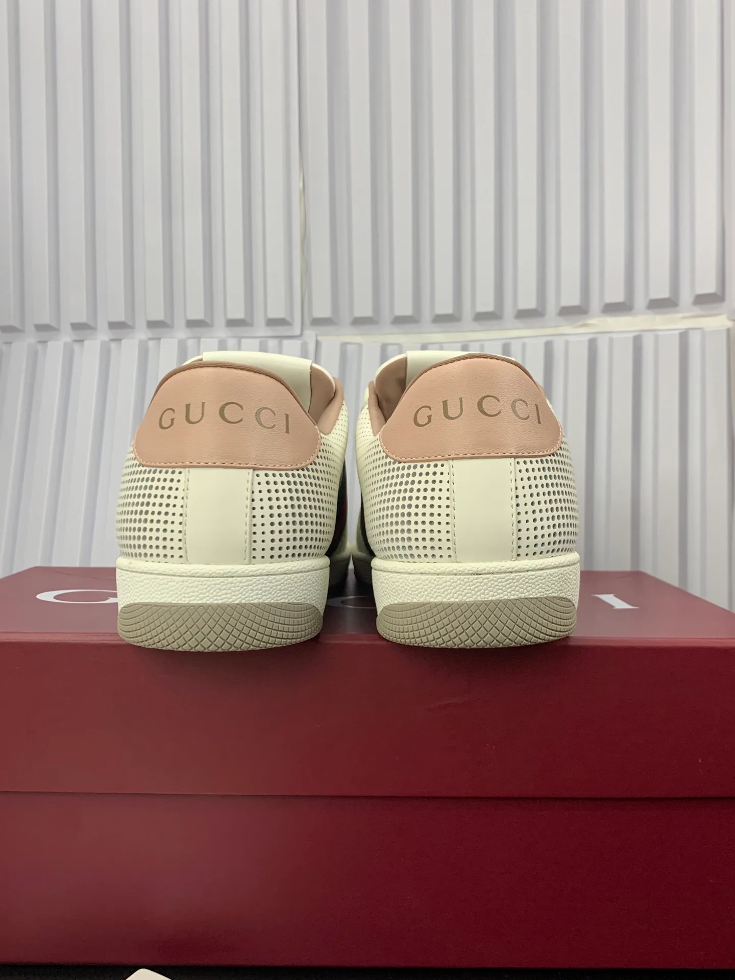 Кроссовки Женские Gucci 17545280