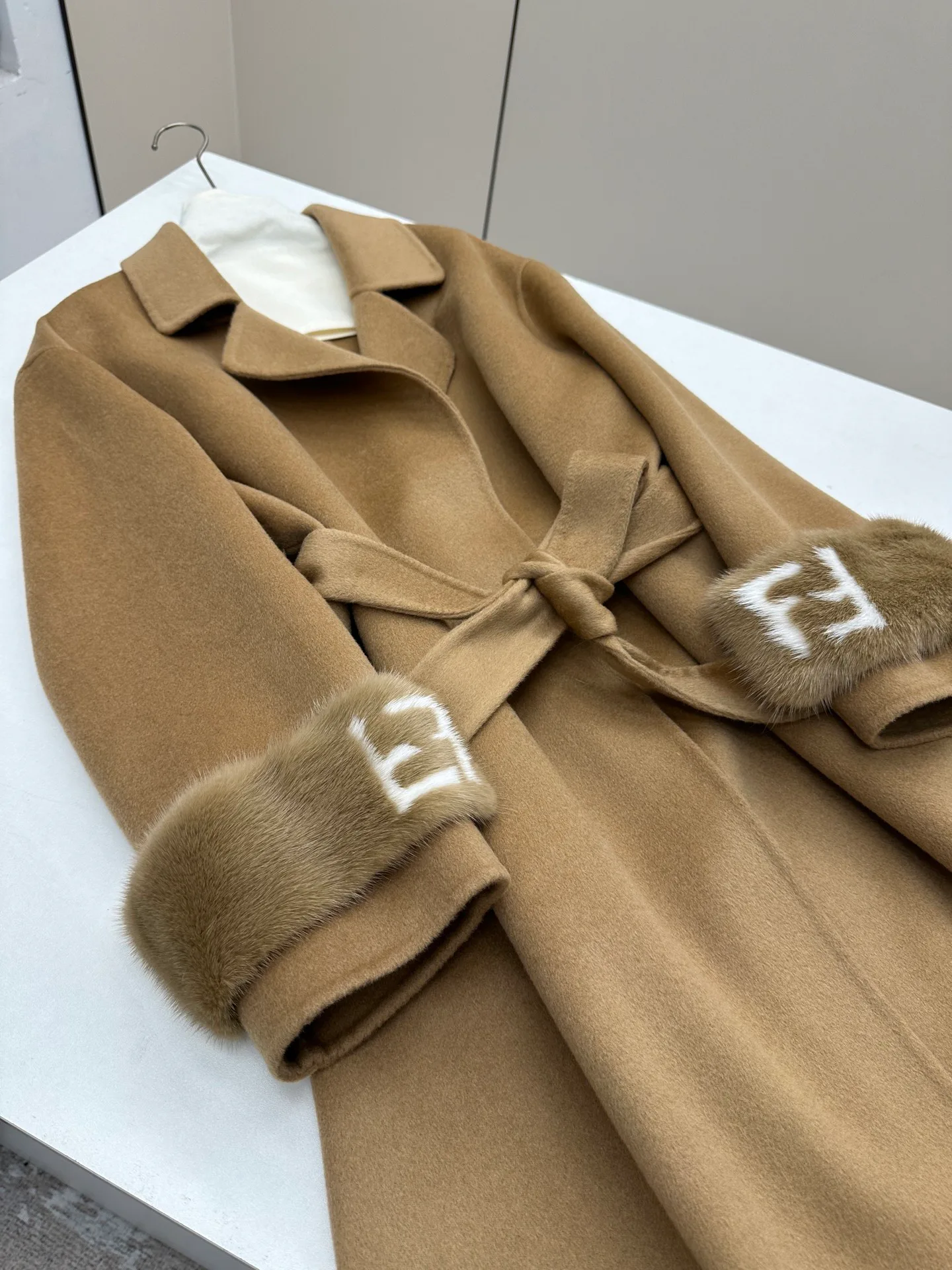 Пальто Женские Fendi 19484429