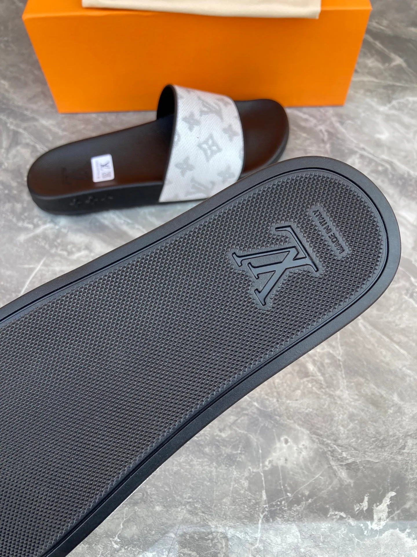 Шлепанцы Женские Louis Vuitton 5879851