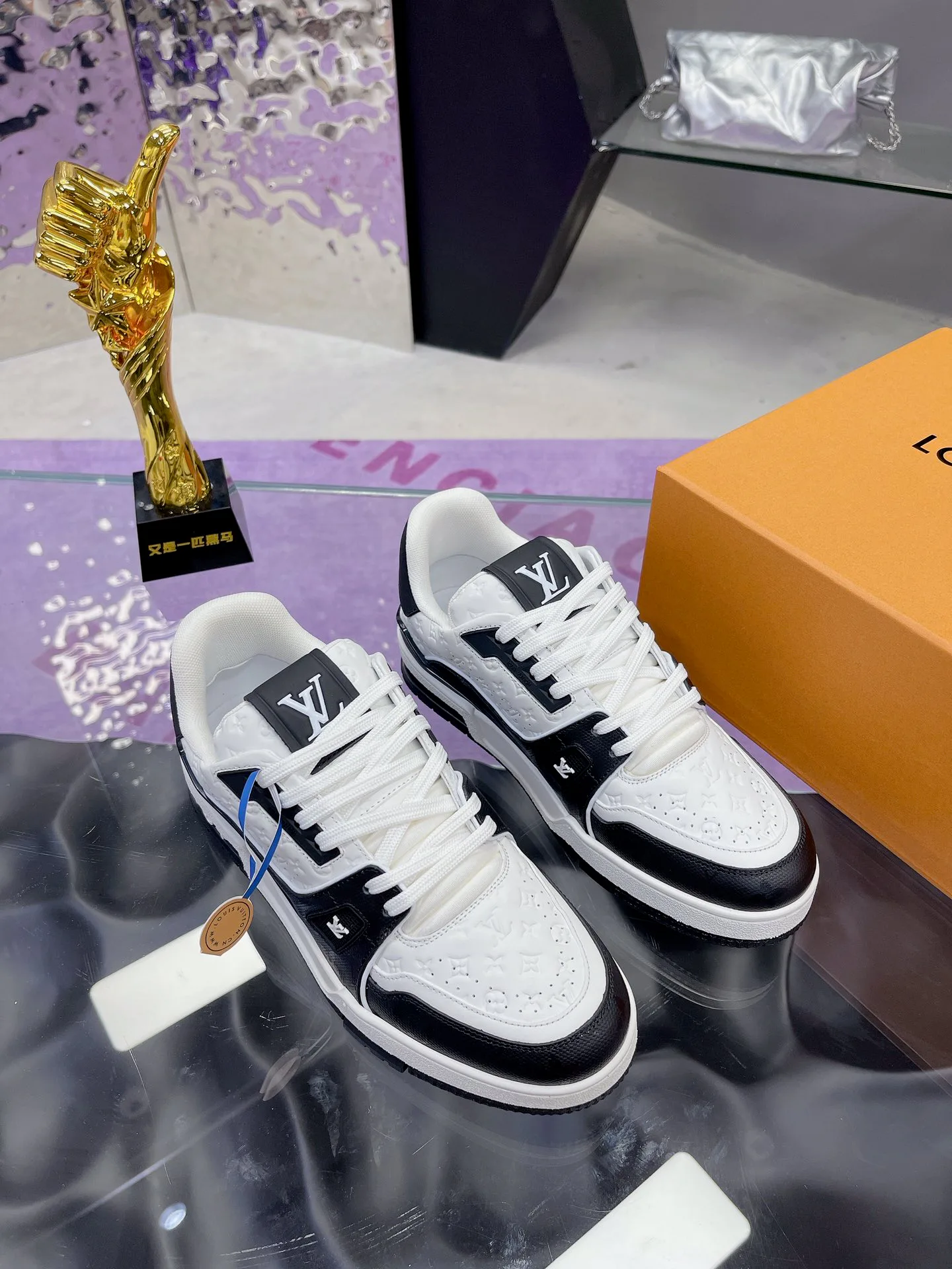 Кроссовки Женские Louis Vuitton 36039